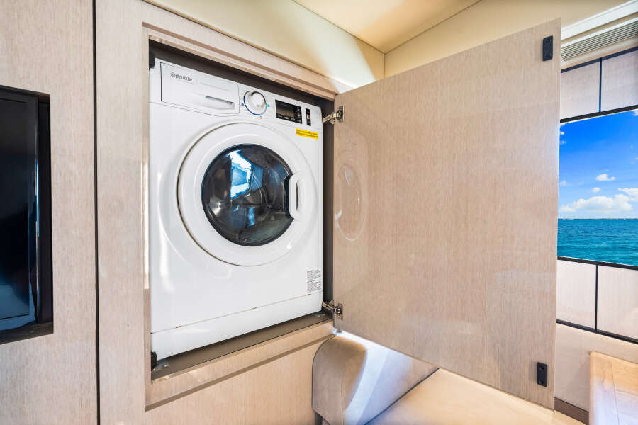 57ft Cruisers Yachts Yacht For Sale