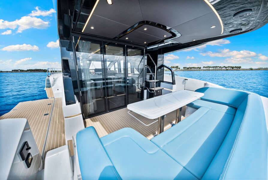 57ft Cruisers Yachts Yacht For Sale