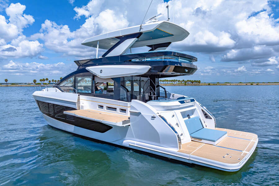 57ft Cruisers Yachts Yacht For Sale