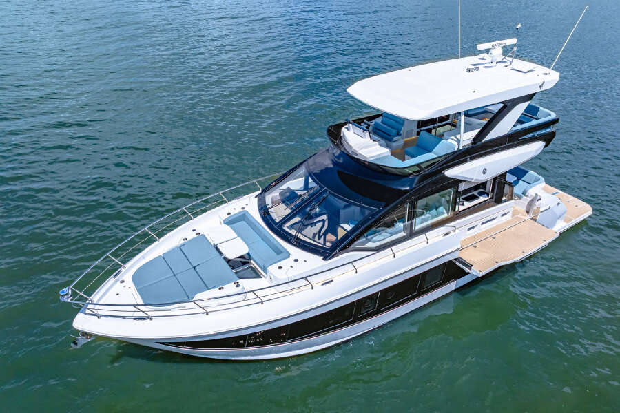 57ft Cruisers Yachts Yacht For Sale