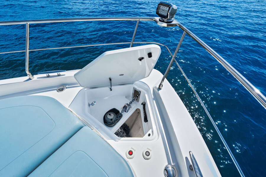 57ft Cruisers Yachts Yacht For Sale