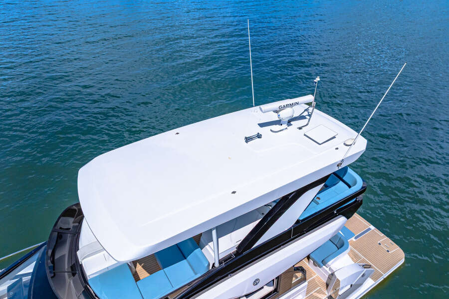 57ft Cruisers Yachts Yacht For Sale