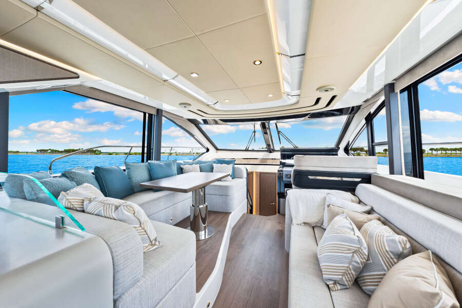 57ft Cruisers Yachts Yacht For Sale