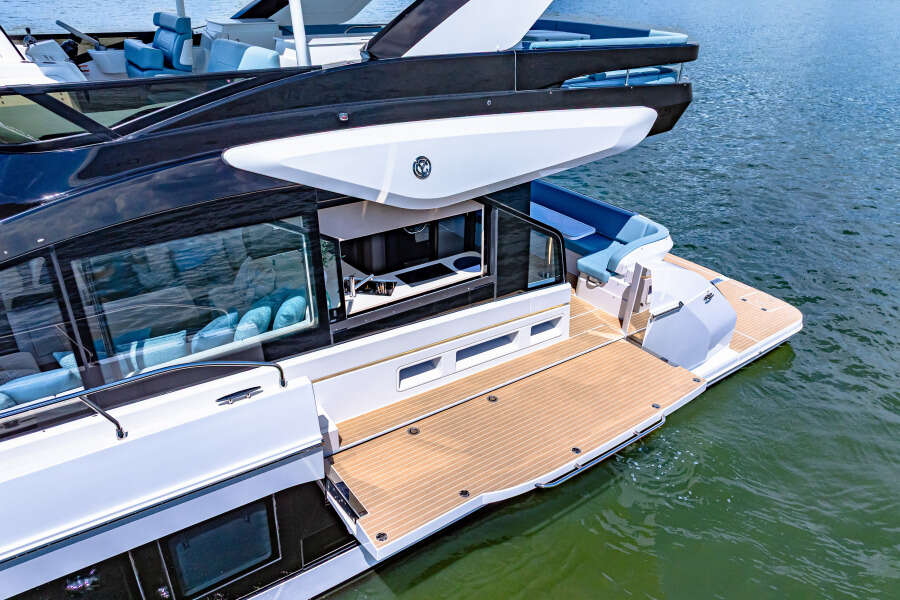 57ft Cruisers Yachts Yacht For Sale