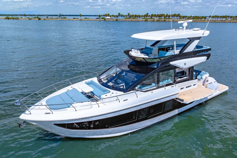 57ft Cruisers Yachts Yacht For Sale