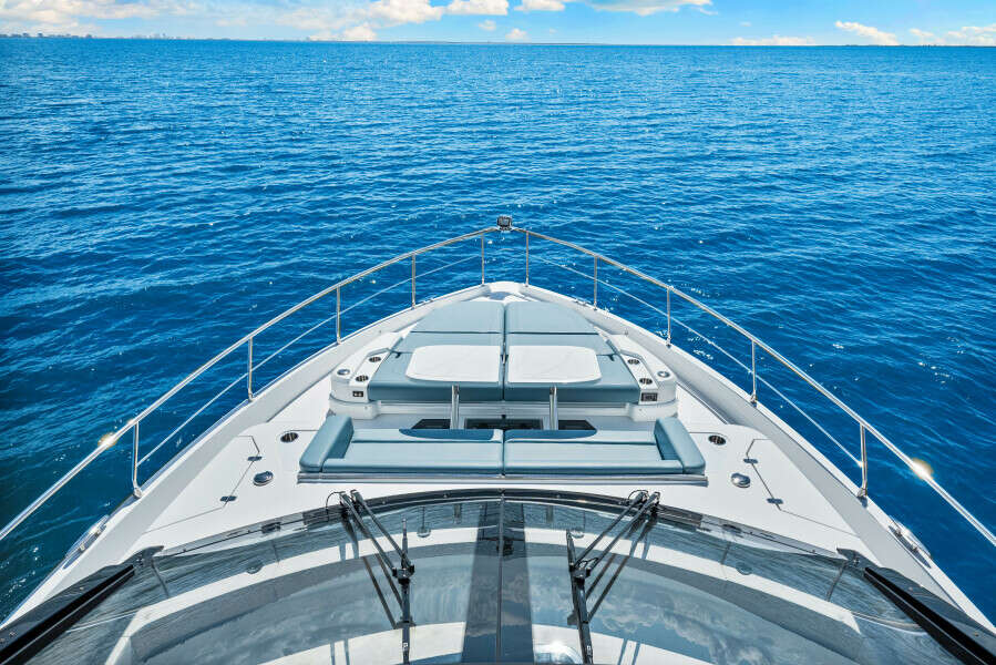 57ft Cruisers Yachts Yacht For Sale