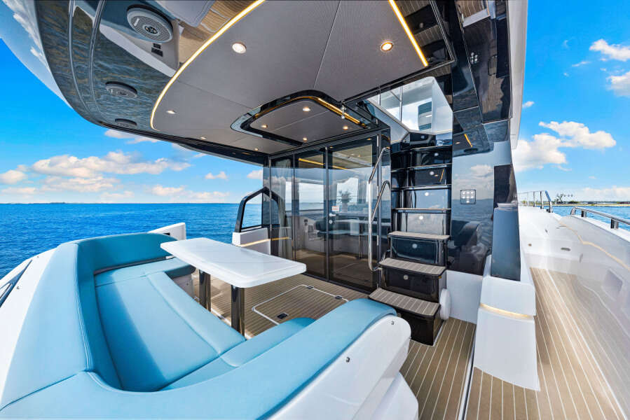 57ft Cruisers Yachts Yacht For Sale