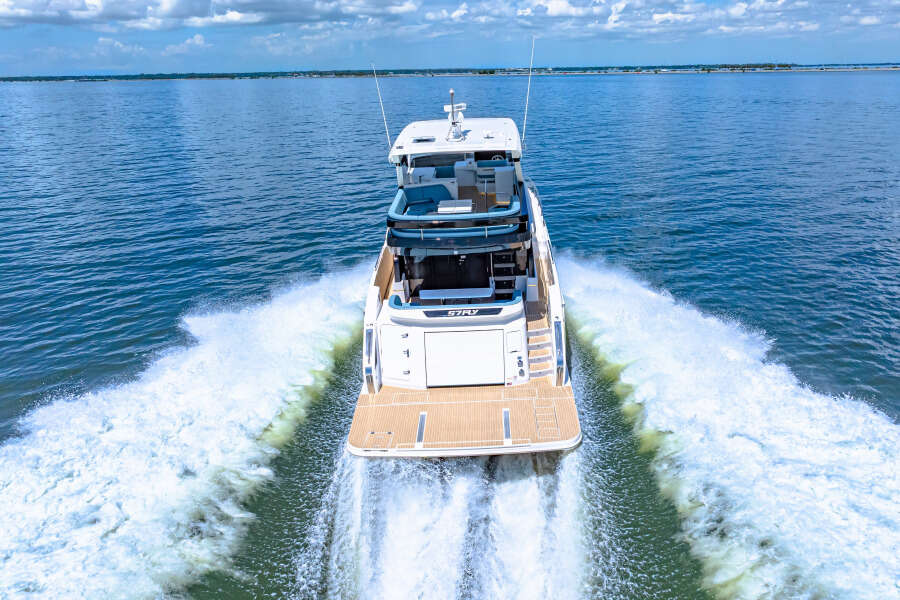 57ft Cruisers Yachts Yacht For Sale