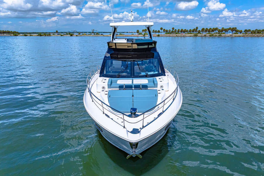 57ft Cruisers Yachts Yacht For Sale