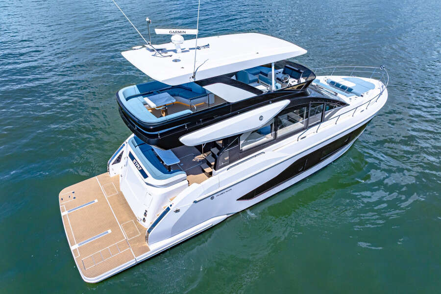 57ft Cruisers Yachts Yacht For Sale