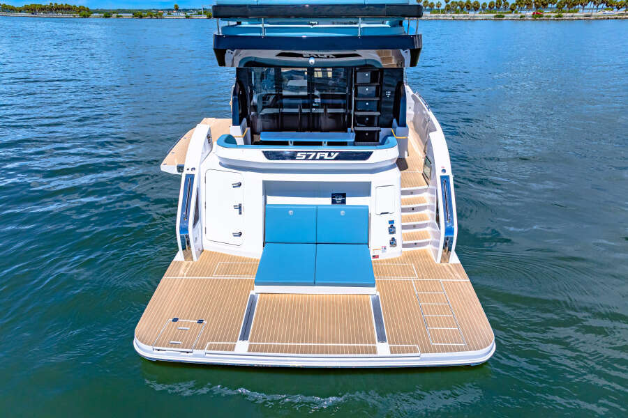 57ft Cruisers Yachts Yacht For Sale