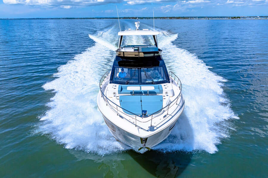 57ft Cruisers Yachts Yacht For Sale