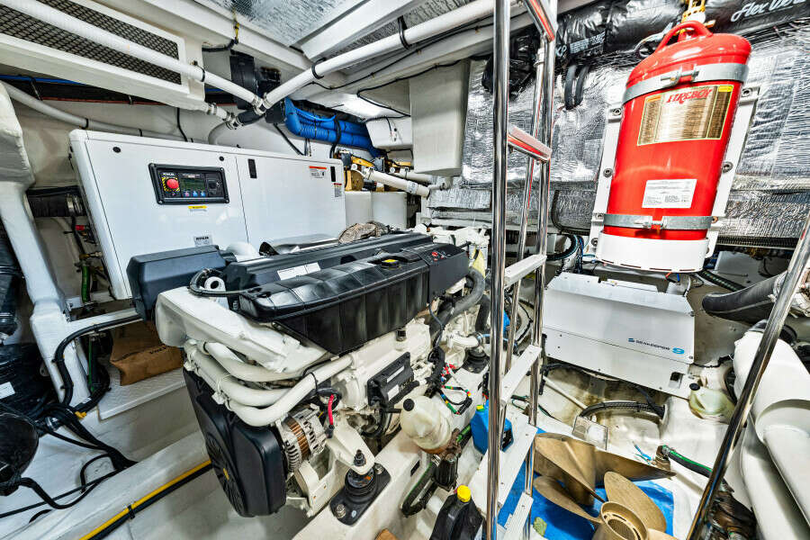 57ft Cruisers Yachts Yacht For Sale