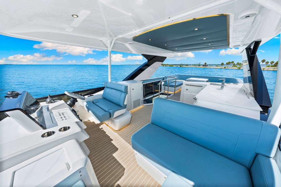 57ft Cruisers Yachts Yacht For Sale