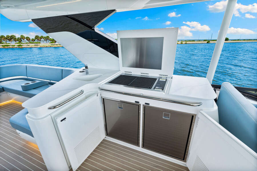 57ft Cruisers Yachts Yacht For Sale
