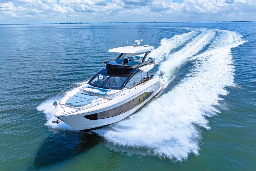 57ft Cruisers Yachts Yacht For Sale