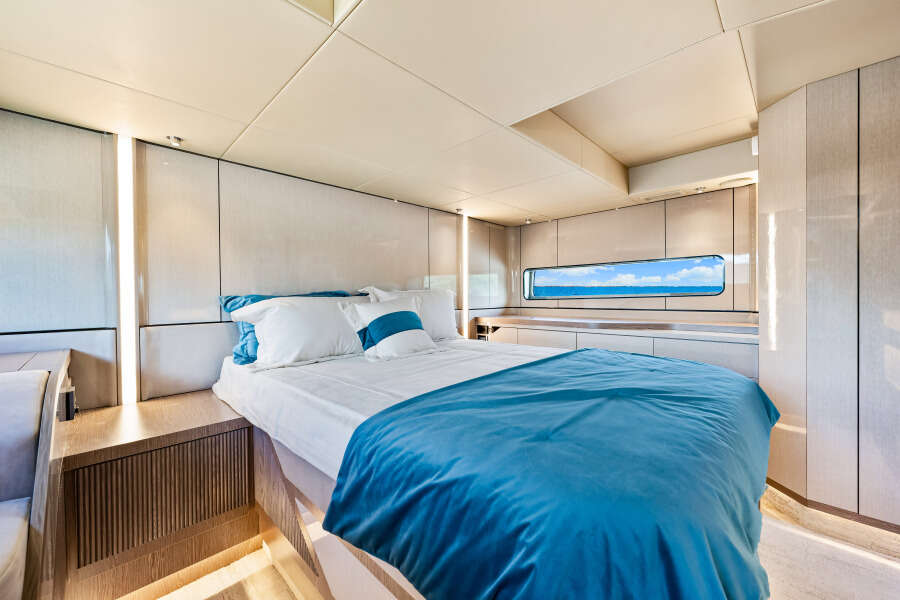 57ft Cruisers Yachts Yacht For Sale