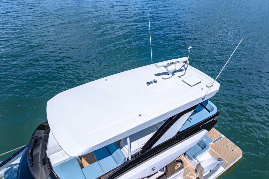 57ft Cruisers Yachts Yacht For Sale