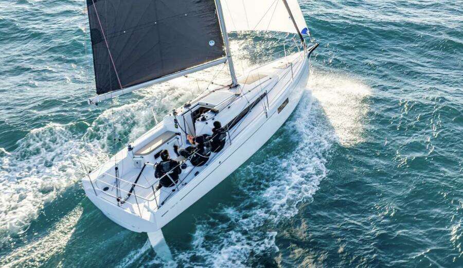 30ft Beneteau Yacht For Sale
