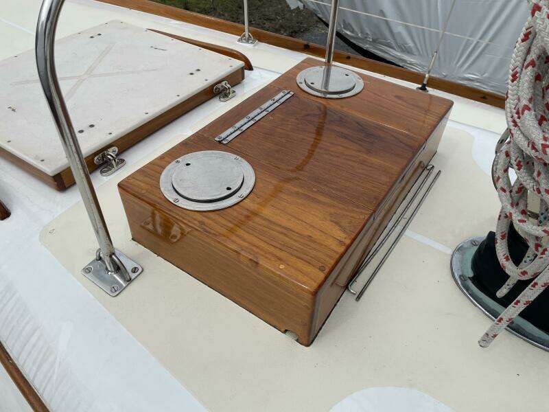 Robyn s Nest 40ft Hinckley Yacht For Sale