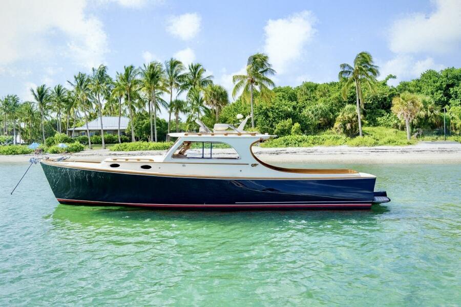 photo of 36' Hinckley Picnic Boat EP 2003