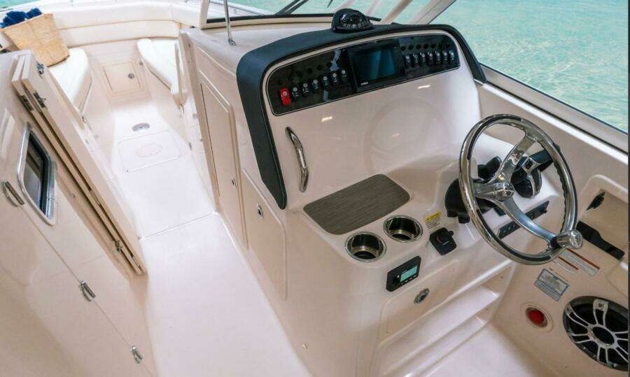 Grady White Freedom 307