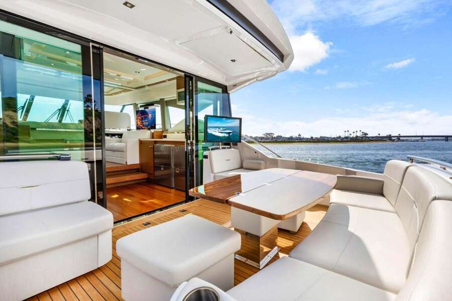 SUSTINA 53ft TIARA Yacht For Sale