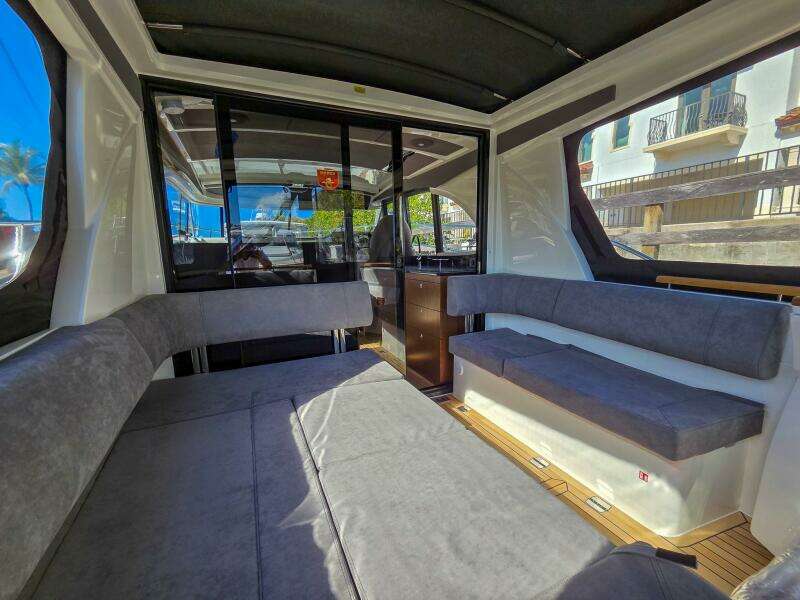 33ft Marex Yacht For Sale