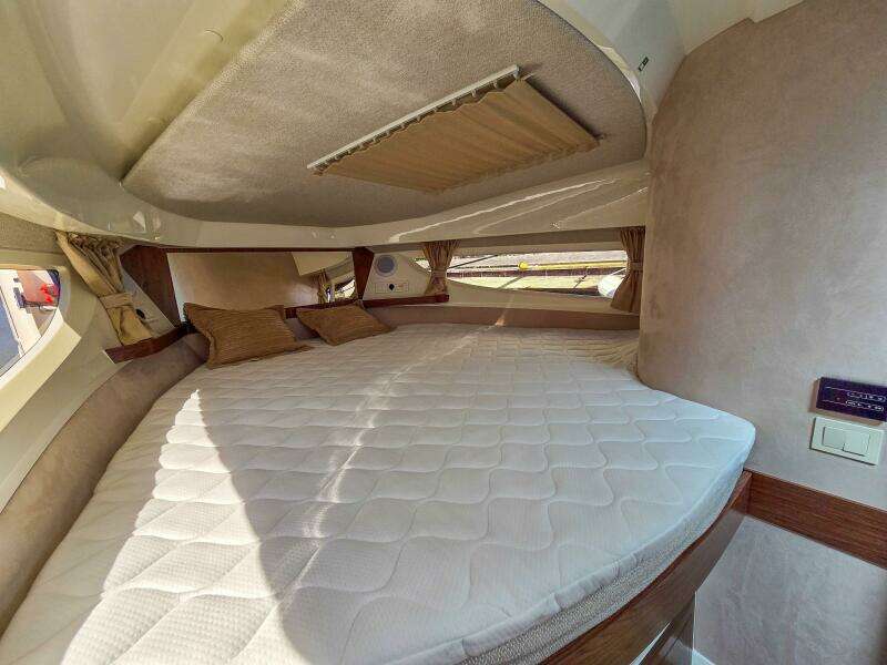 33ft Marex Yacht For Sale