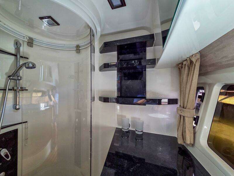 33ft Marex Yacht For Sale