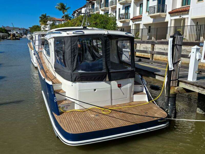 33ft Marex Yacht For Sale