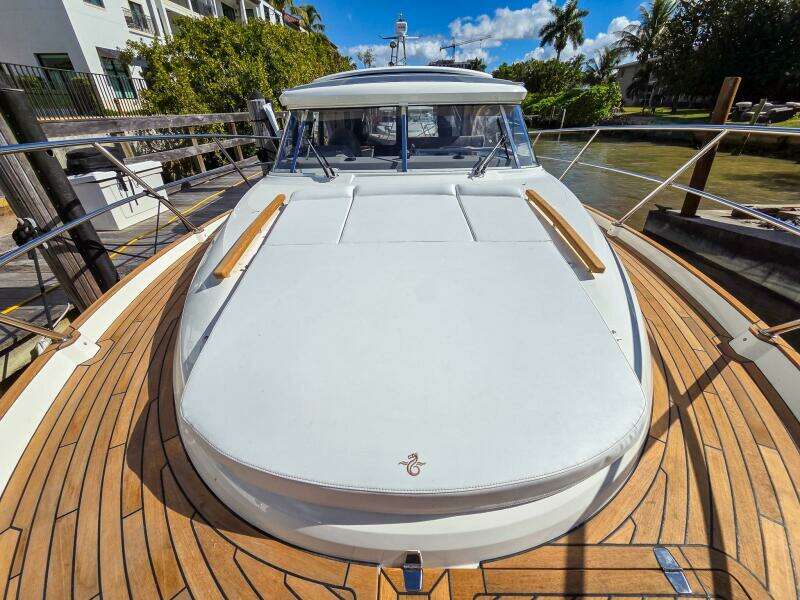 33ft Marex Yacht For Sale