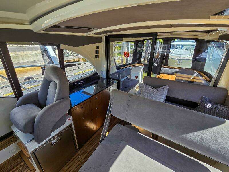 33ft Marex Yacht For Sale