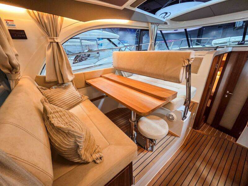 33ft Marex Yacht For Sale