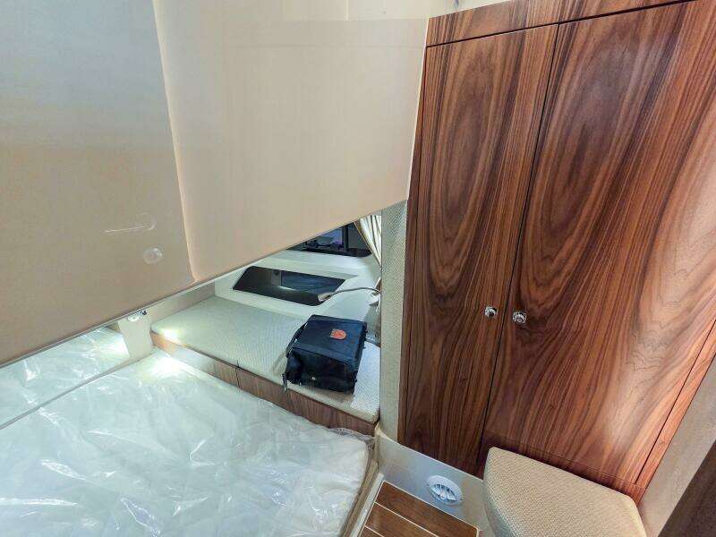 33ft Marex Yacht For Sale