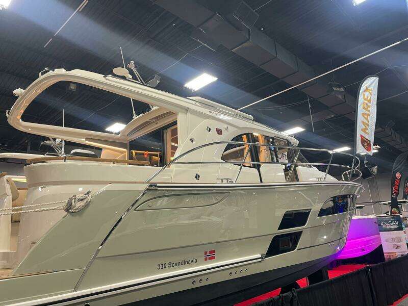 33ft Marex Yacht For Sale