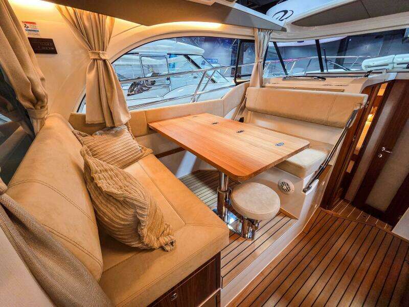 33ft Marex Yacht For Sale