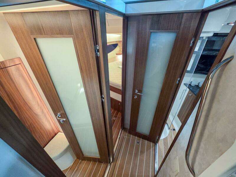33ft Marex Yacht For Sale