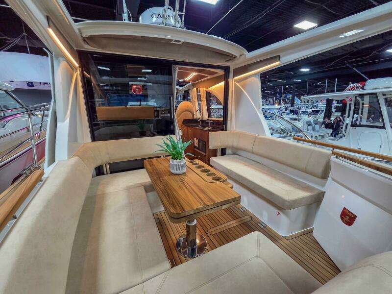 33ft Marex Yacht For Sale