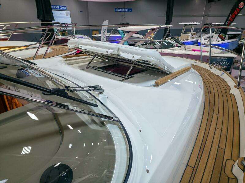 33ft Marex Yacht For Sale