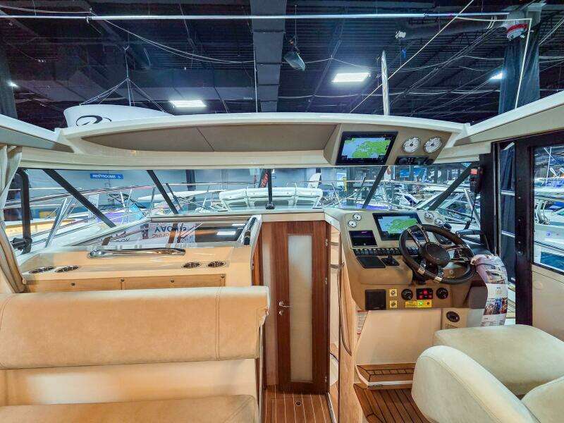 33ft Marex Yacht For Sale