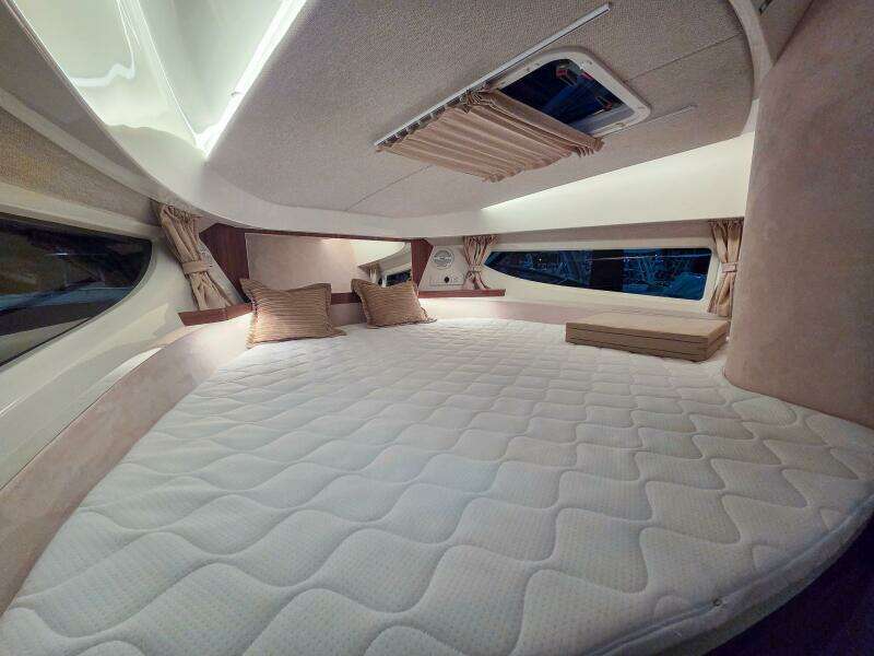 33ft Marex Yacht For Sale