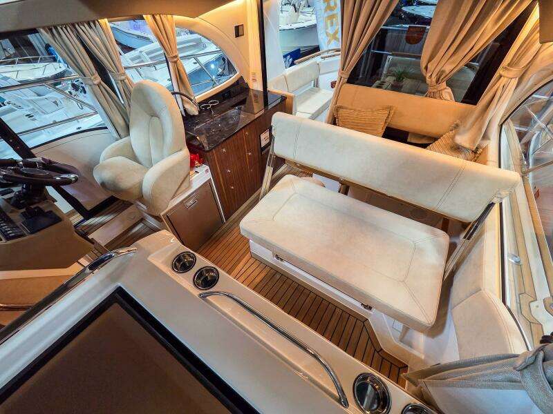 33ft Marex Yacht For Sale