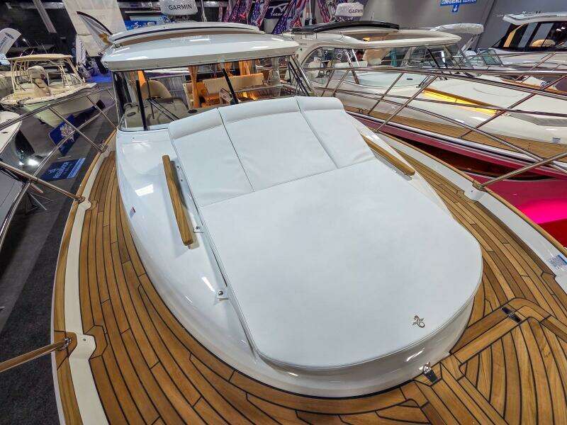 33ft Marex Yacht For Sale