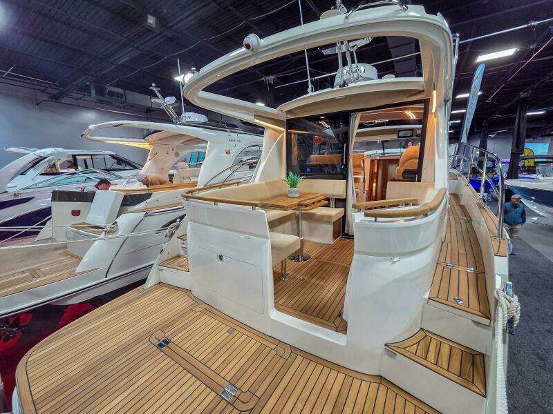 33ft Marex Yacht For Sale