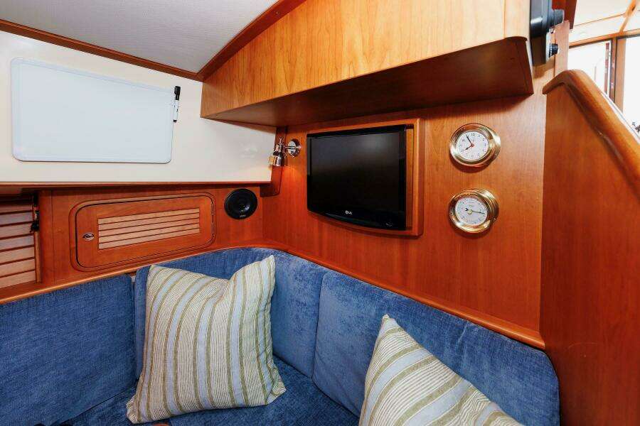 Ruckus 44ft Hinckley Yacht For Sale