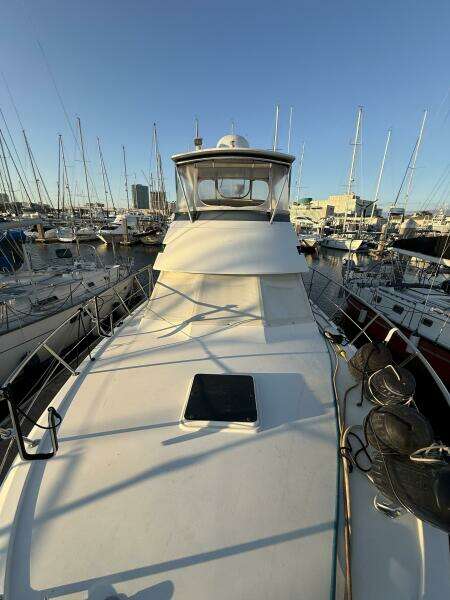 Escape 40ft Hatteras Yacht For Sale