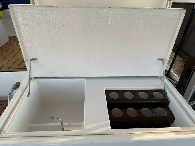 Escape 40ft Hatteras Yacht For Sale