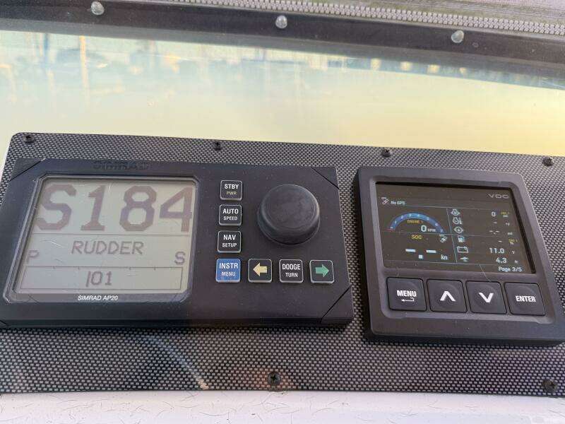 Escape 40ft Hatteras Yacht For Sale