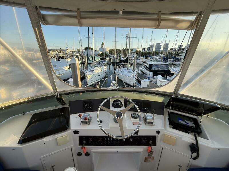 Escape 40ft Hatteras Yacht For Sale